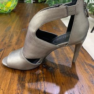 Kenneth Cole Reaction Kick 85 Peep.